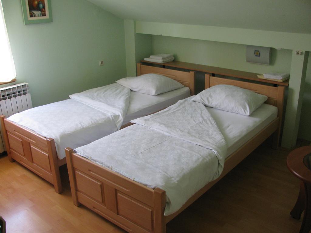 Apartments & Rooms Korzo Славонски брод Стая снимка