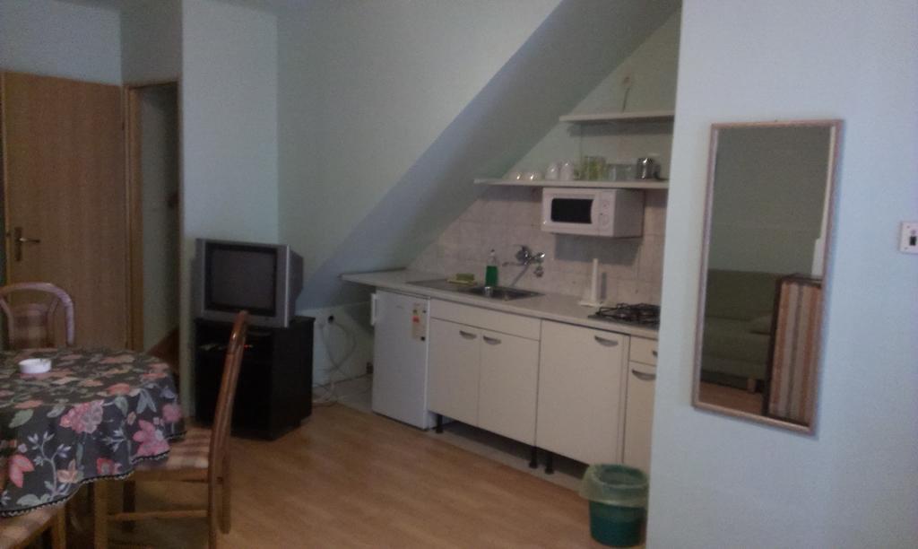 Apartments & Rooms Korzo Славонски брод Стая снимка