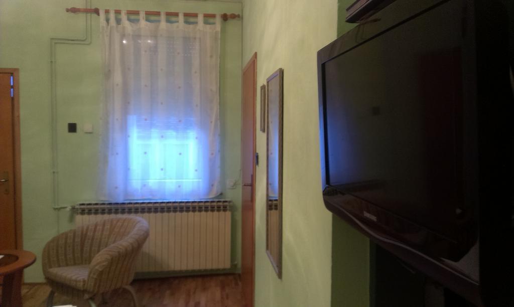 Apartments & Rooms Korzo Славонски брод Стая снимка