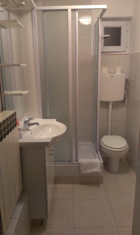 Apartments & Rooms Korzo Славонски брод Стая снимка