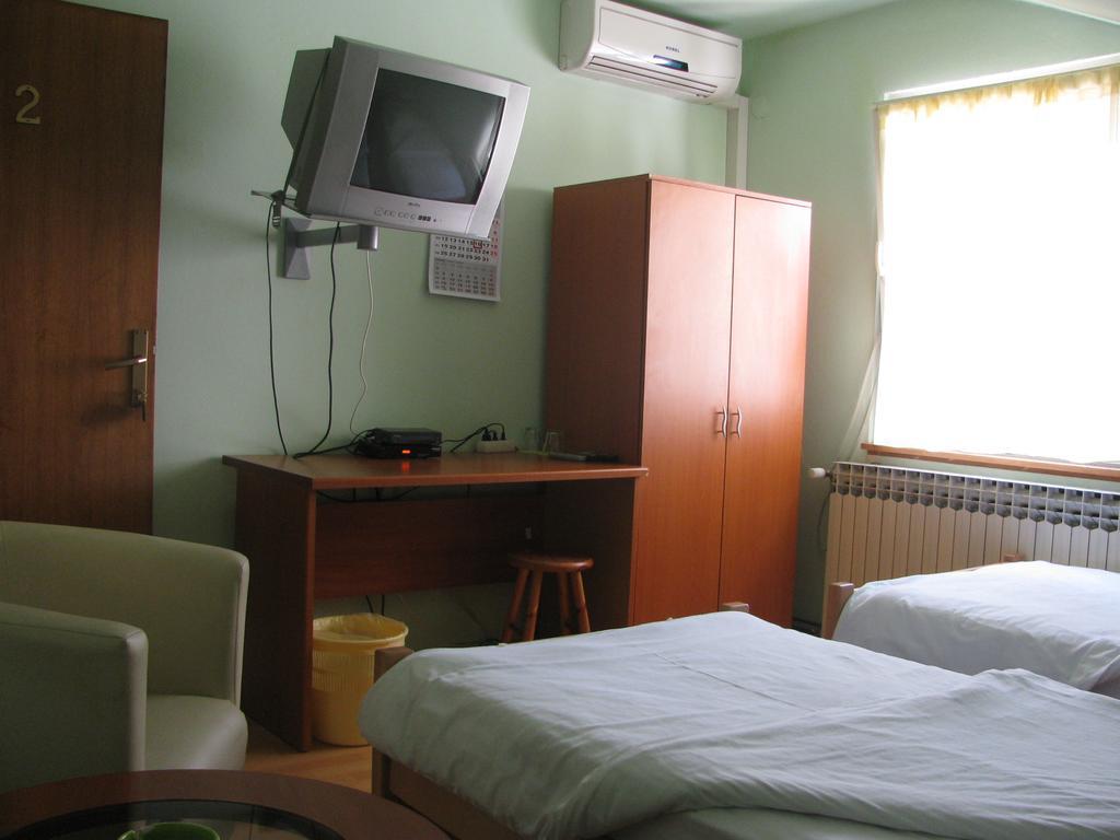 Apartments & Rooms Korzo Славонски брод Екстериор снимка