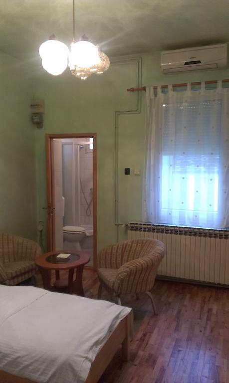 Apartments & Rooms Korzo Славонски брод Стая снимка